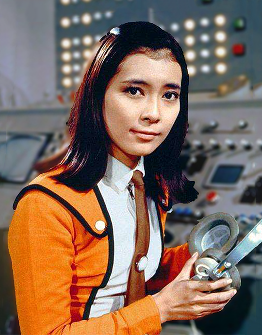 早田秋子(f)副队长.年纪很大的上校.肌肉猛男.