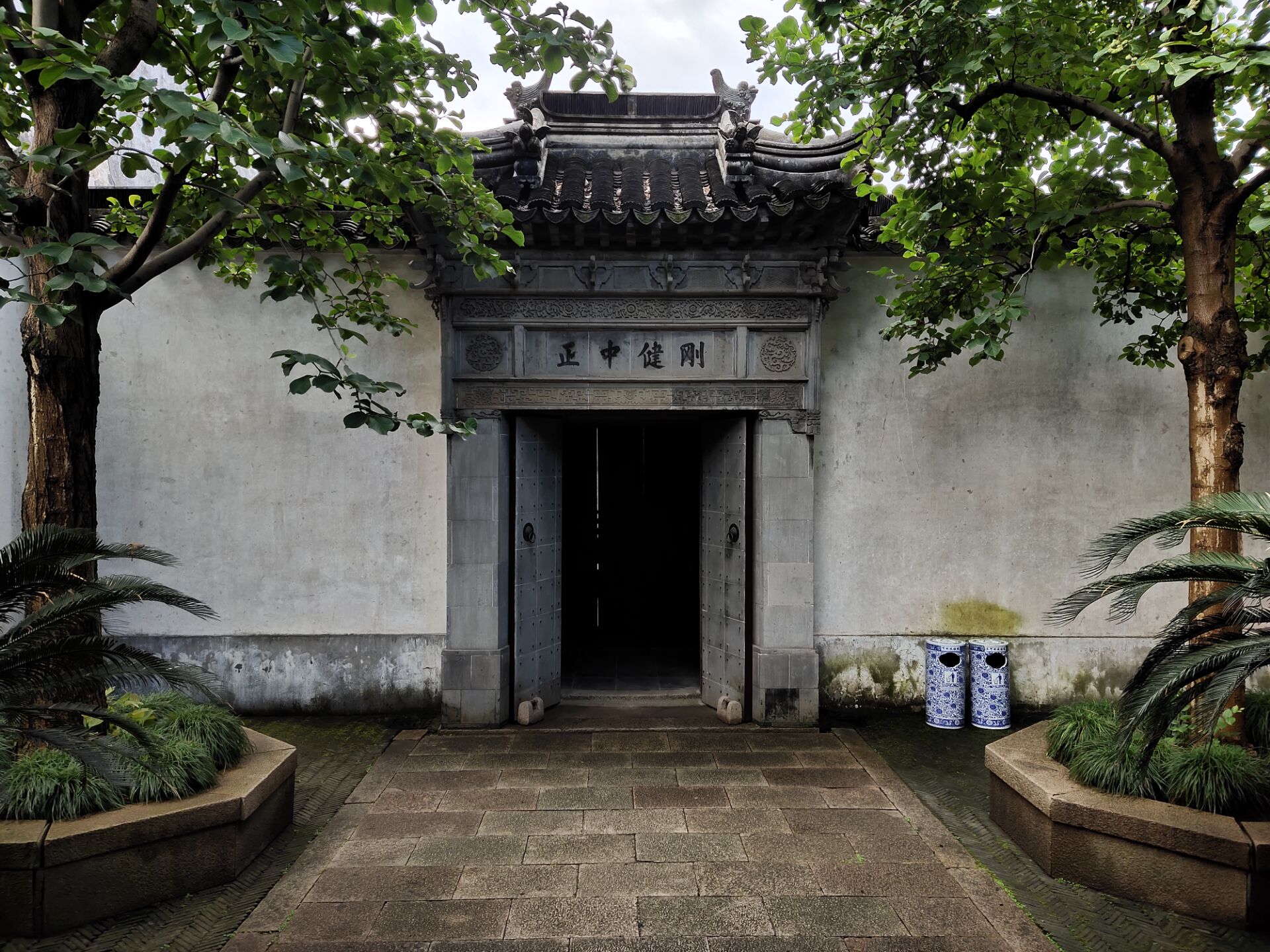 奔走在苏州艺圃