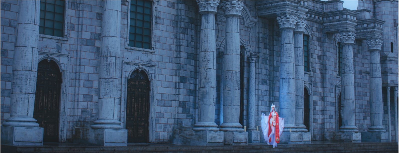 每日cos南桃爱丽丝菲尔天之服与阿纳斯塔西娅皇女