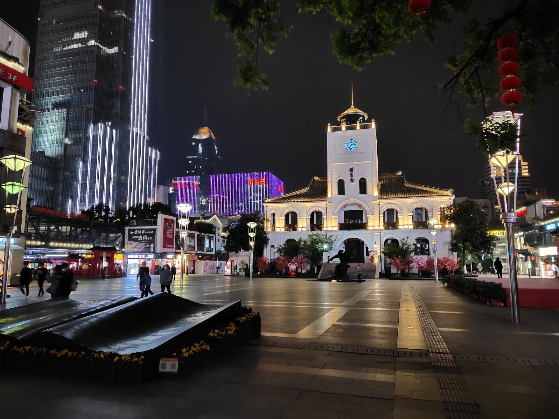 奔走在无锡夜游崇安寺南禅寺