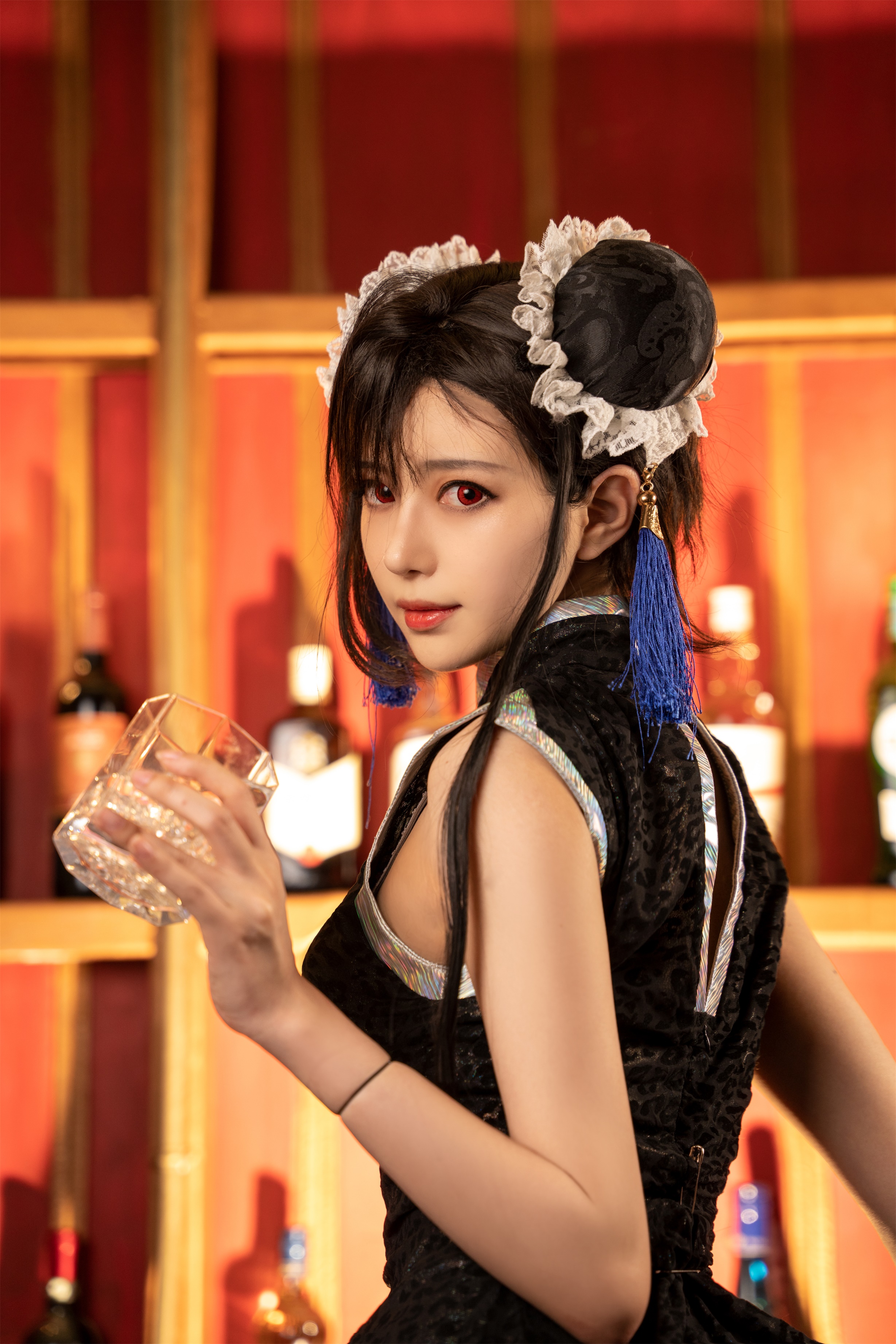 cos蒂法旗袍美女一回头一江春水向东流