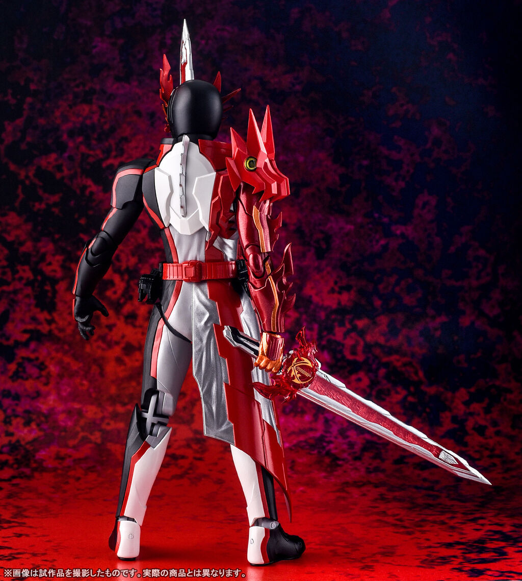 假面骑士圣刃shf假面骑士saber勇气之龙