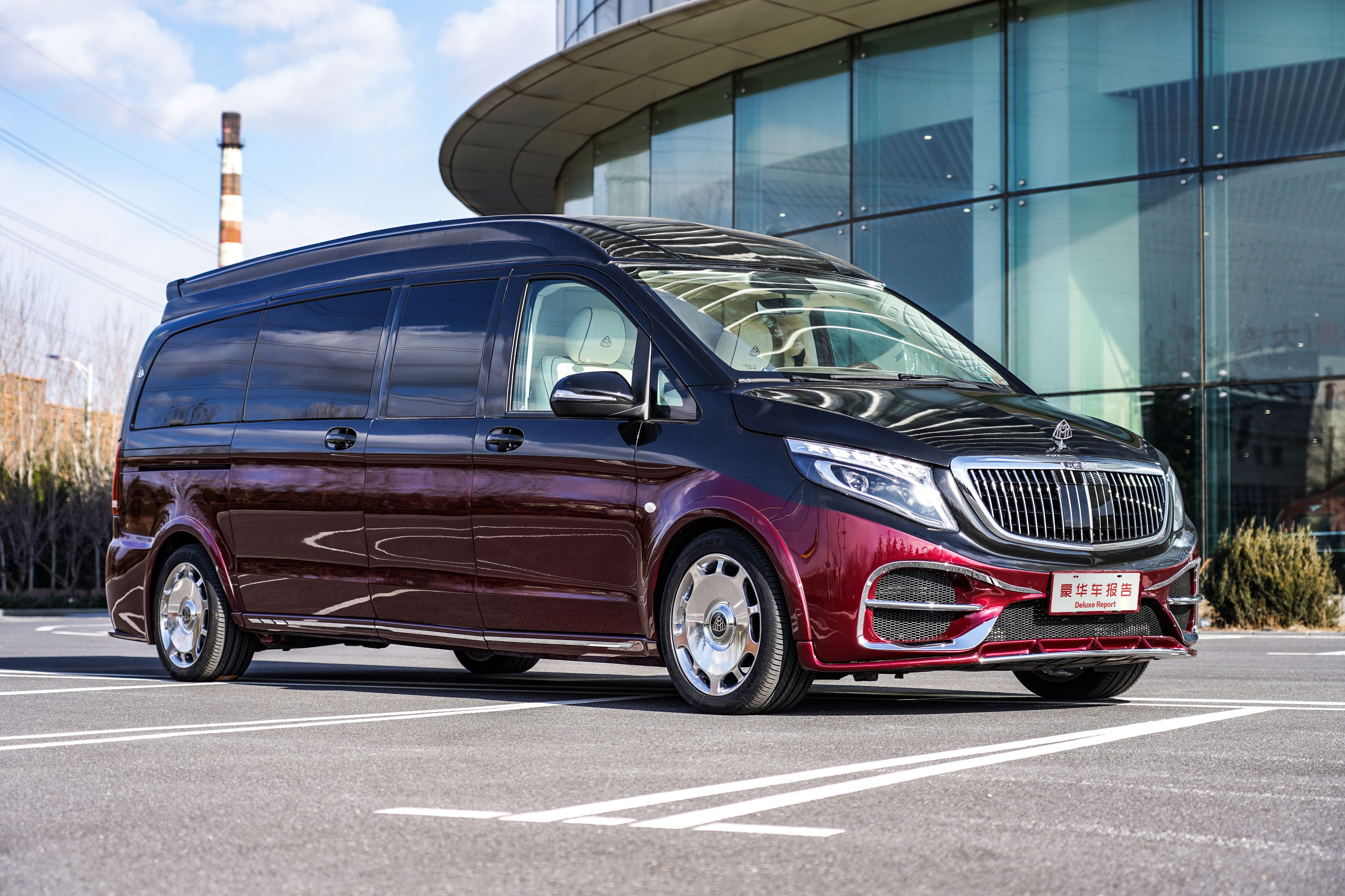 劳斯莱斯同款马车门100多万的奔驰保姆车之王到底有多牛