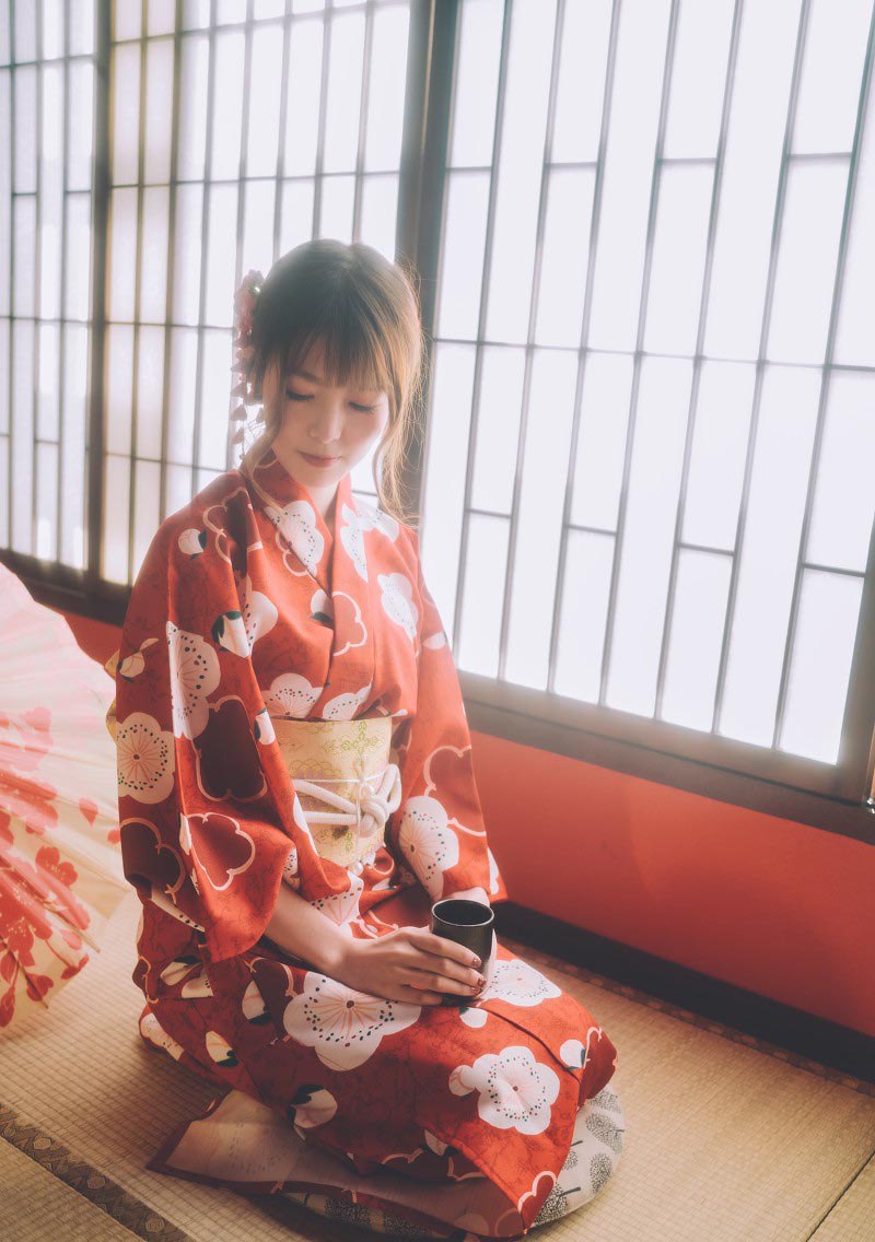 温柔贤淑和服美少女室内清新写真