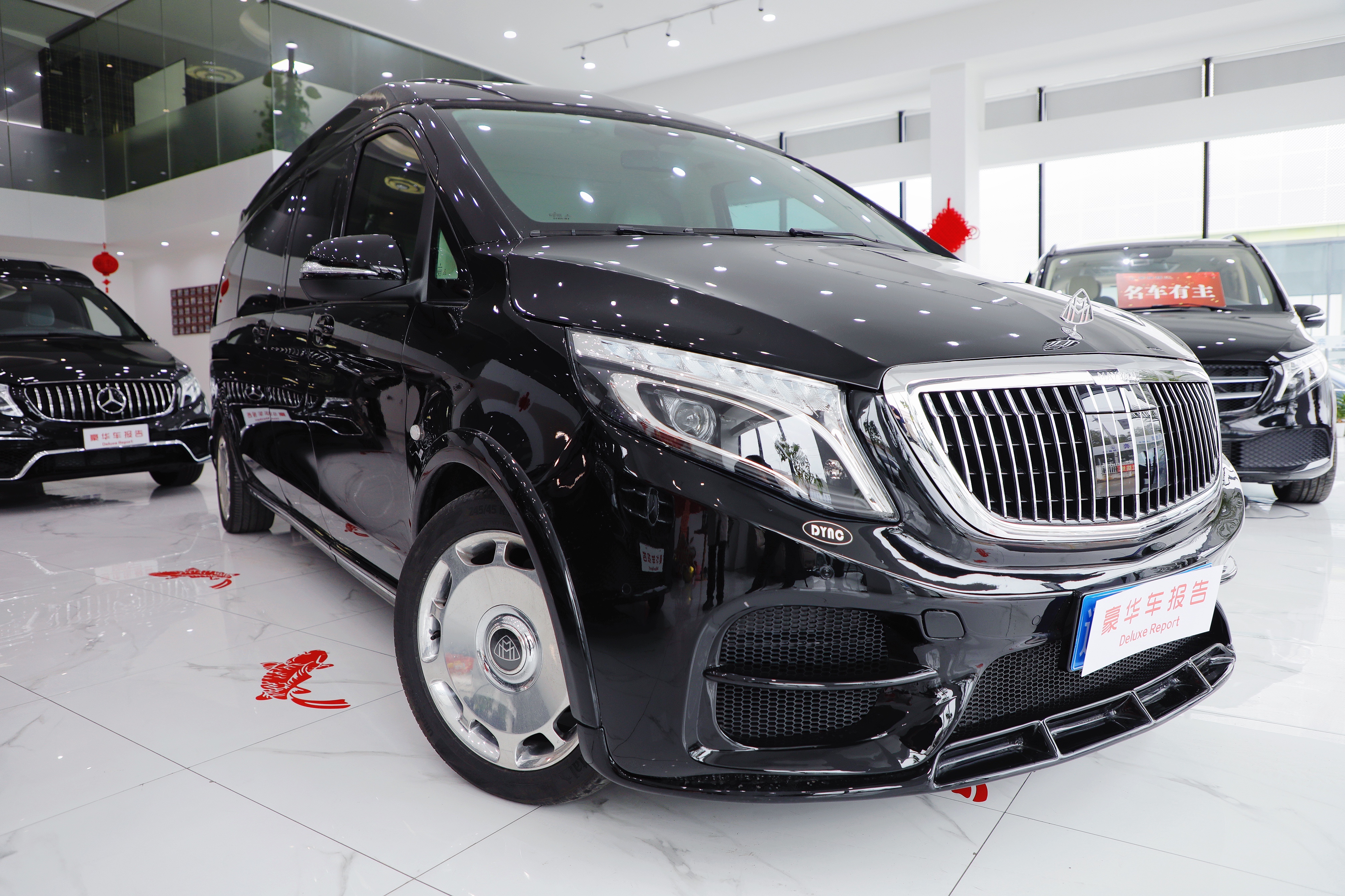 劳斯莱斯同款马车门100多万的奔驰保姆车之王到底有多牛