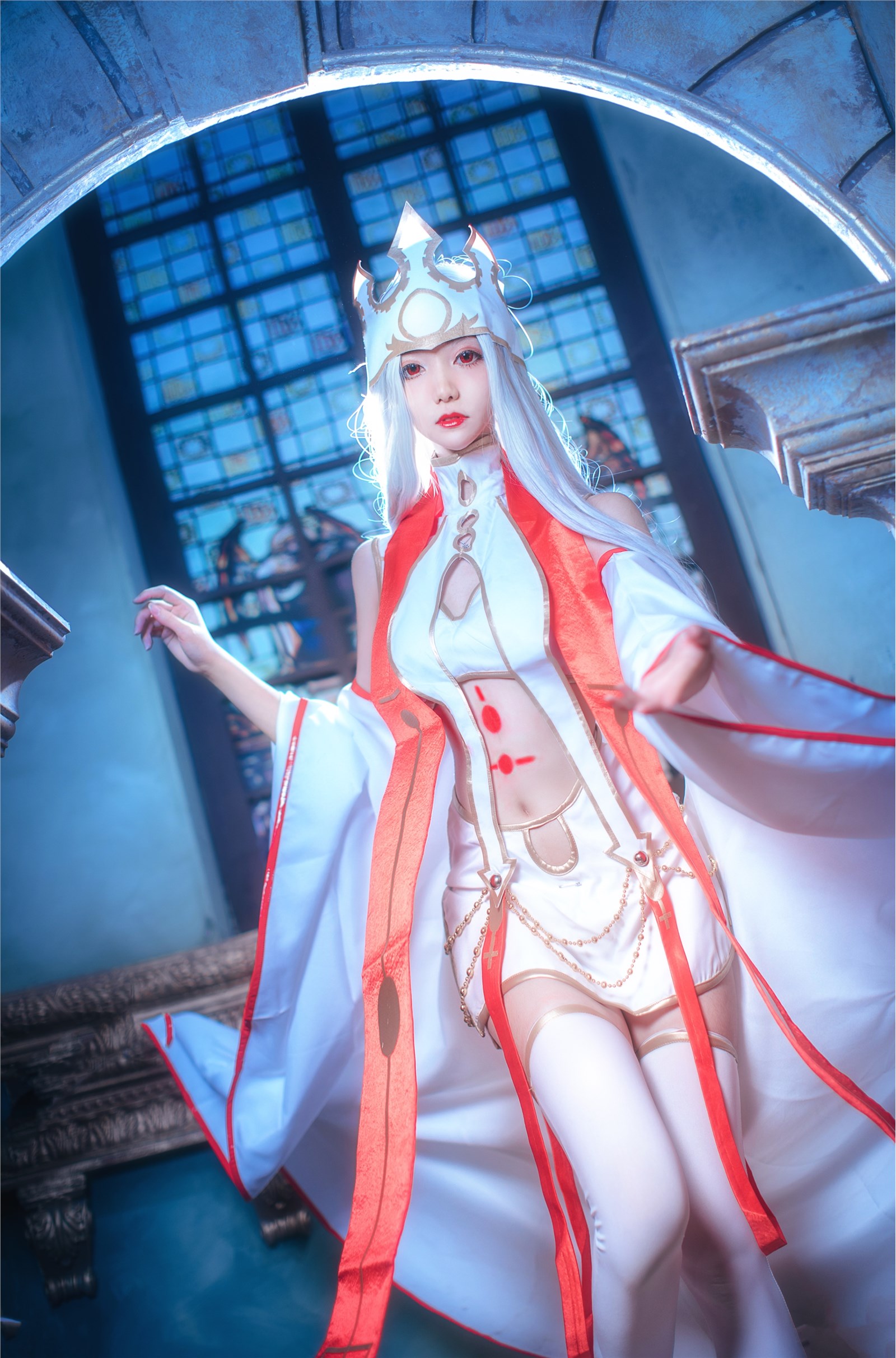 每日cos南桃爱丽丝菲尔天之服与阿纳斯塔西娅皇女