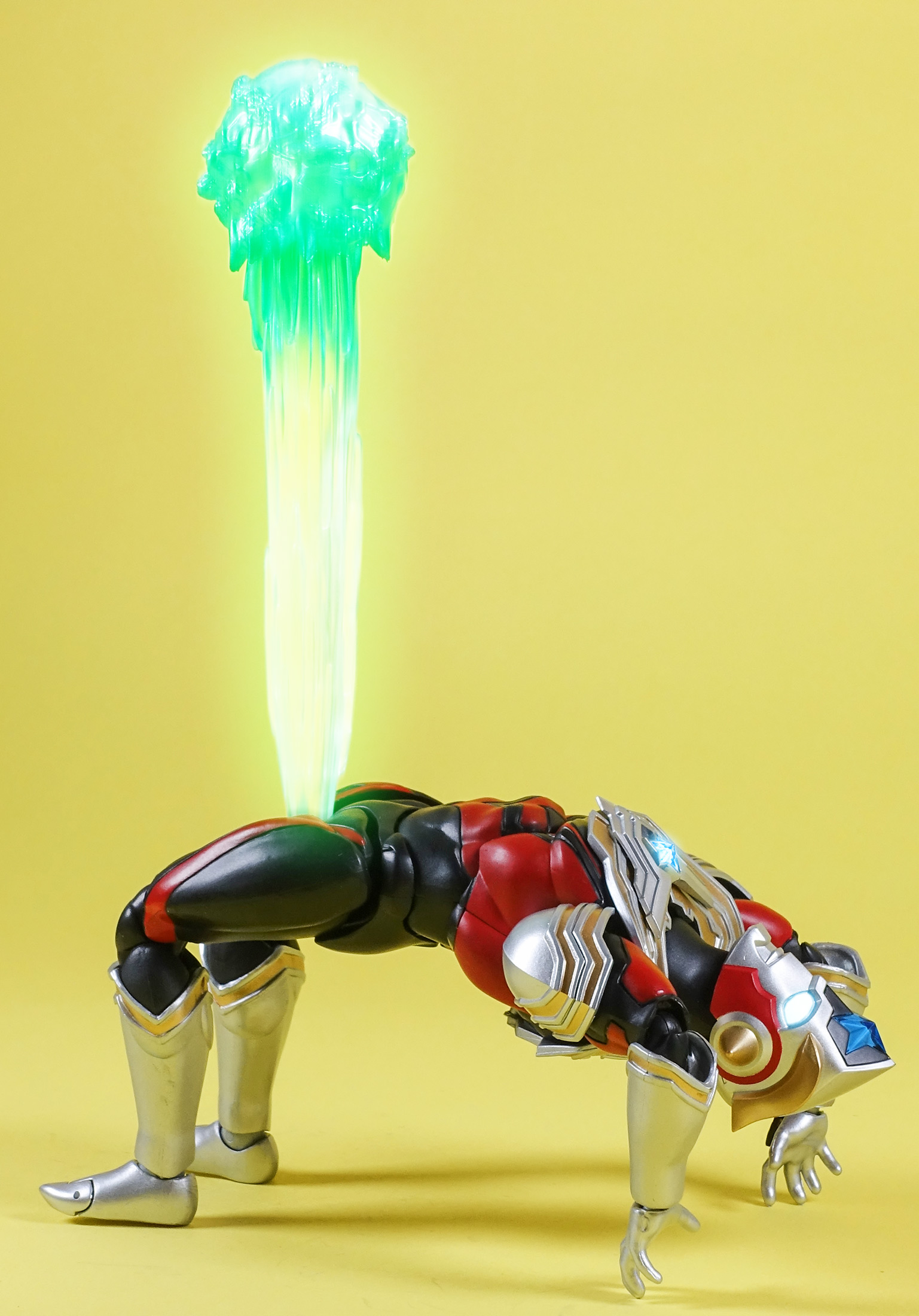 pb限定shf泰塔斯奥特曼