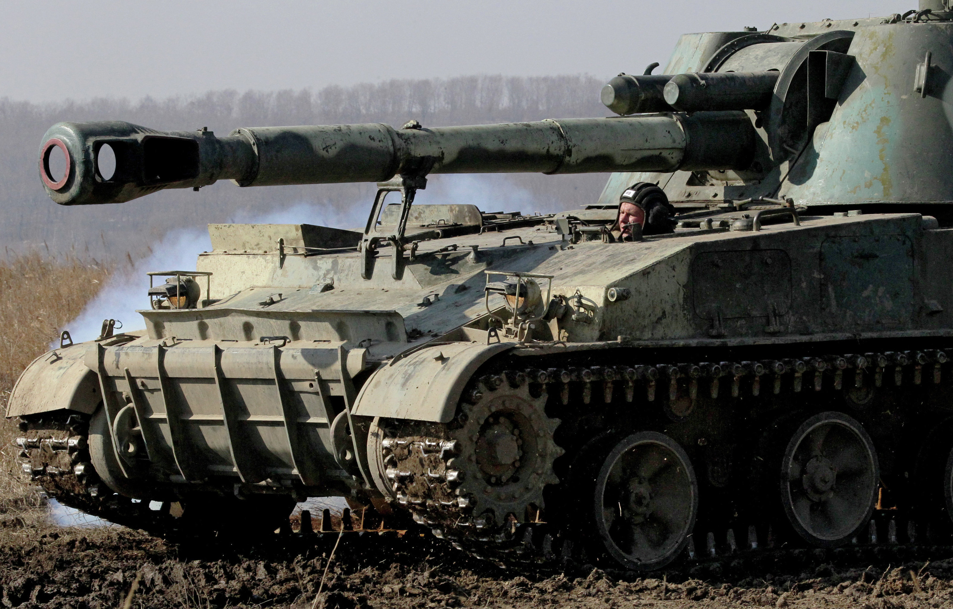 152传人2s3akatsiya152mm自行榴弹炮