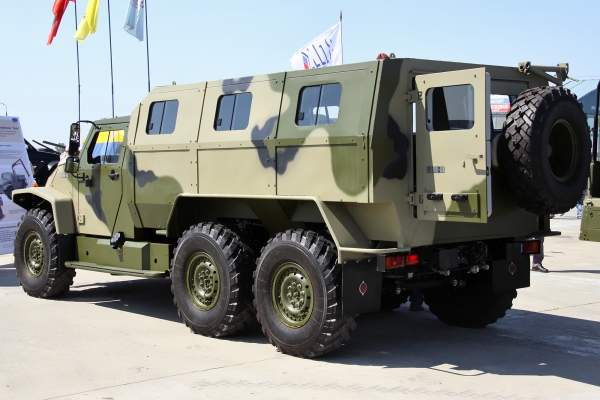 俄罗斯狼式(vpk-3927 volk)轻型多用途装甲车 - acfun弹幕视频网