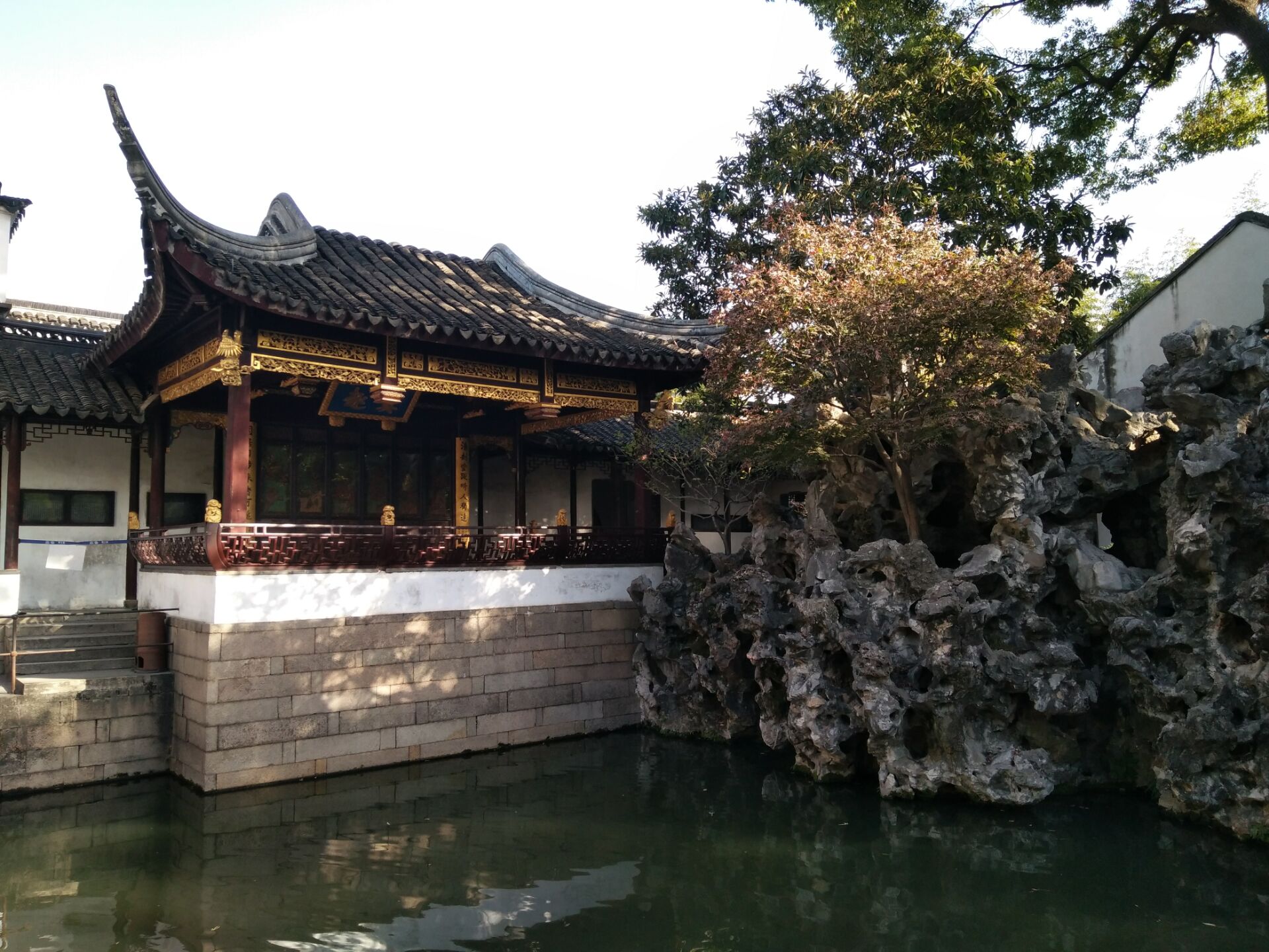 真趣亭——据说知名皇上乾隆来狮子林游玩,本想题字真有趣.