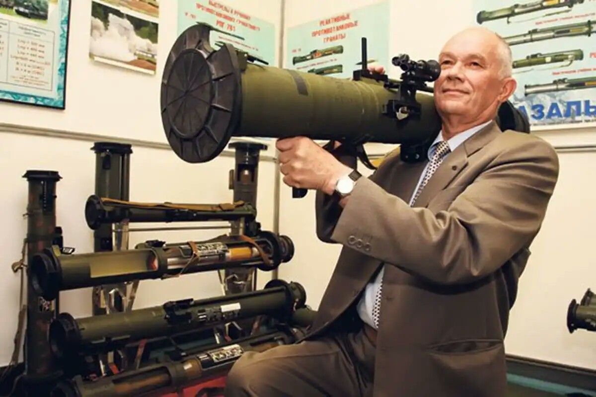 俄罗斯rpg28蔓越莓125毫米一次射击型火箭推进榴弹发射器