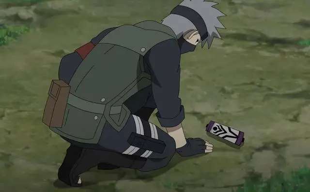 火影忍者卡卡西竟然死于壳组织之手希望不要宣传这种错误讯息
