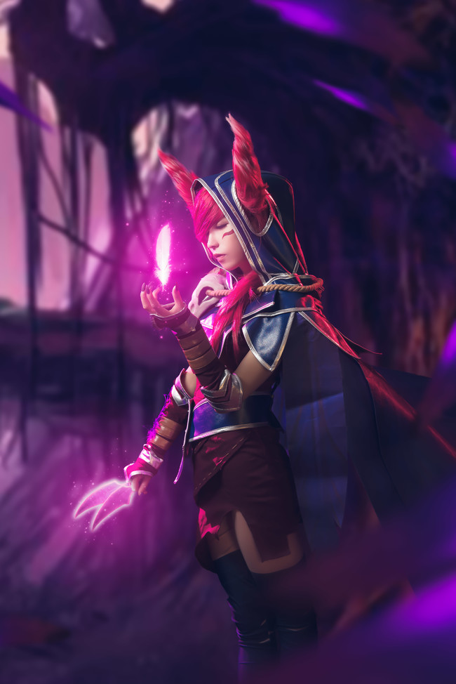 cos英雄联盟逆羽霞