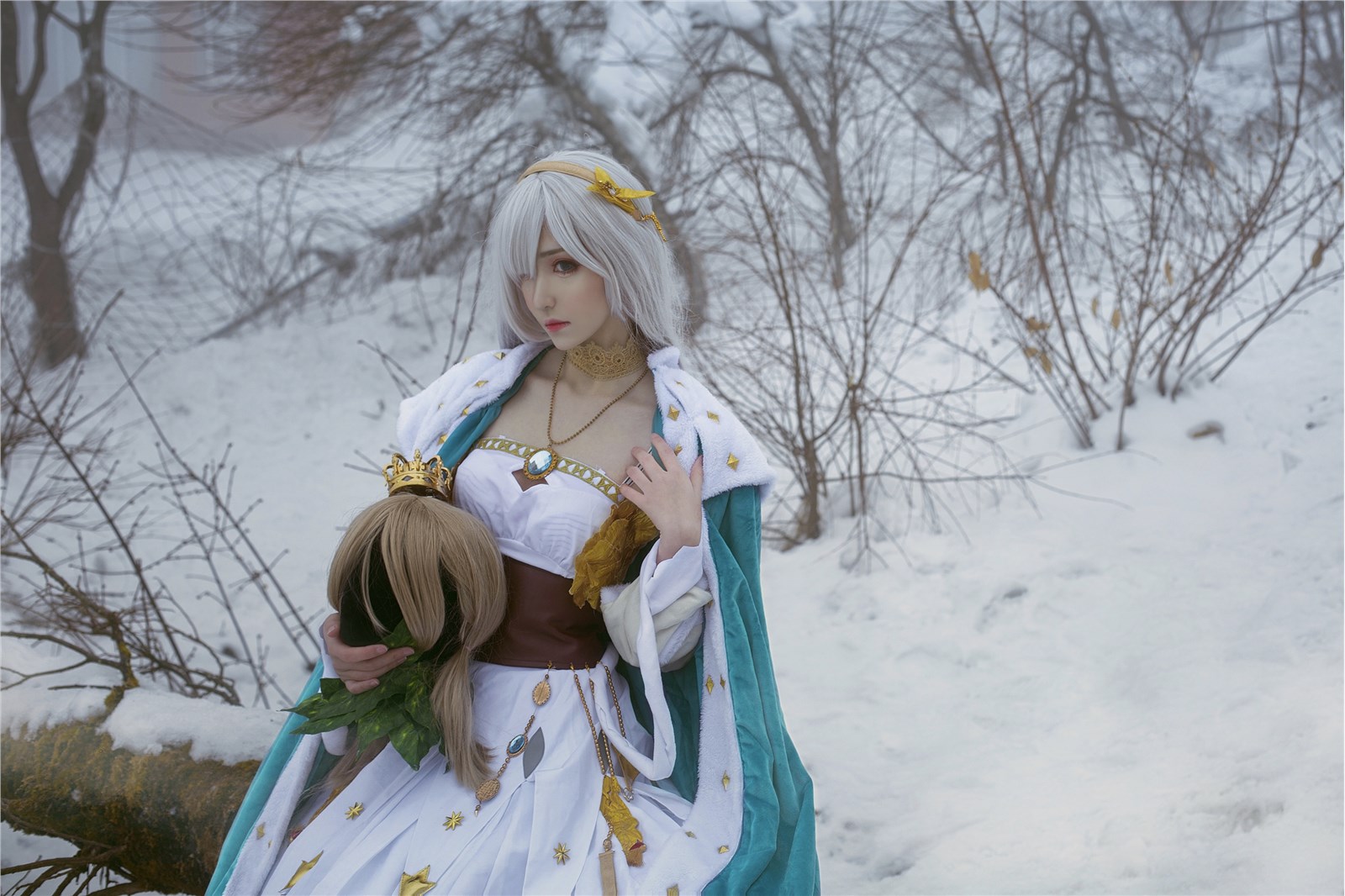 每日cos南桃爱丽丝菲尔天之服与阿纳斯塔西娅皇女