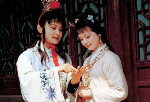 不毁一桩婚"那么到底是谁这么缺德,拆散了薛宝钗和贾宝玉呢,这个其实