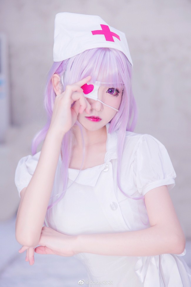 cos护士姐姐白天cos晚上play
