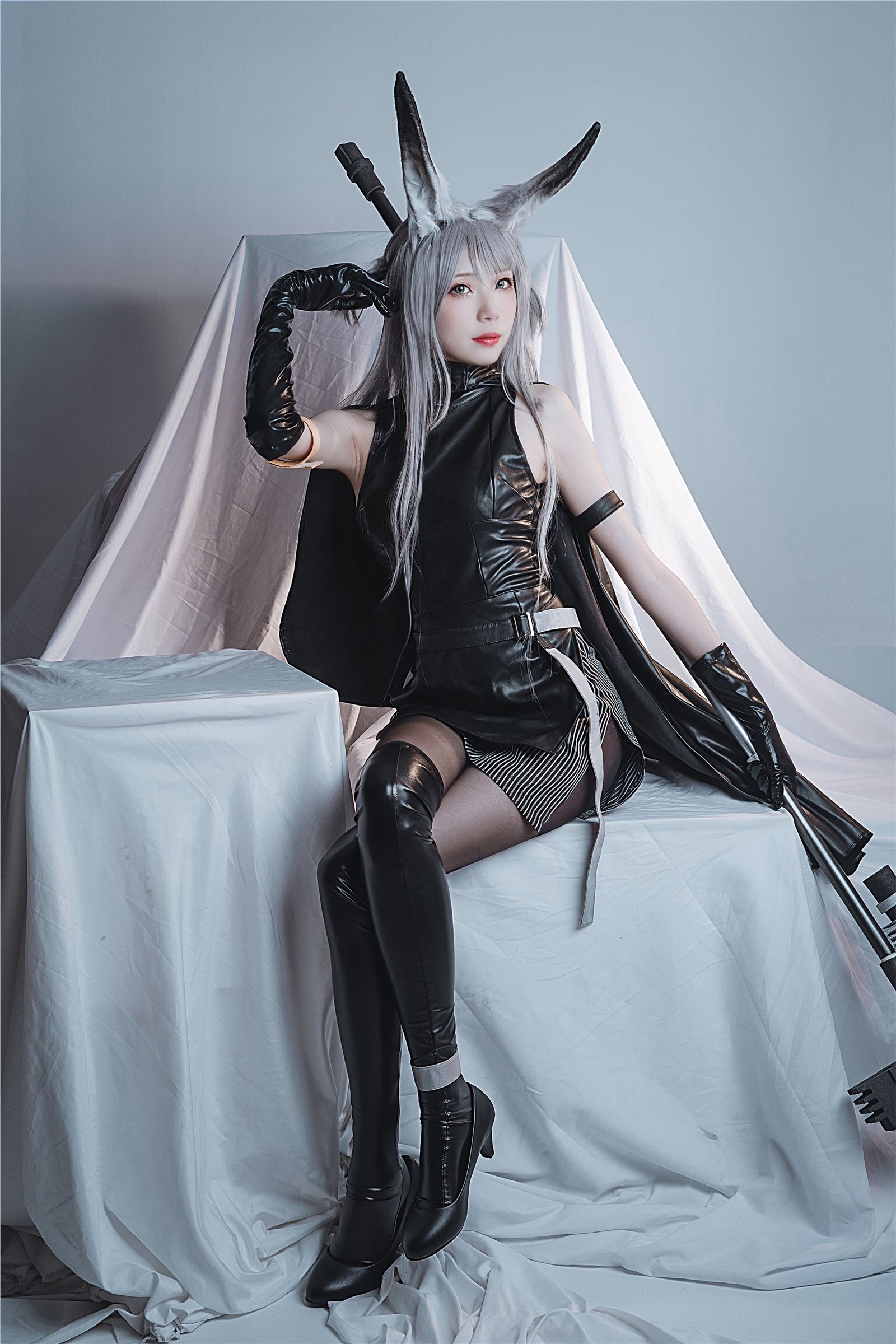 黑衣御姐炸酱沫沫明日方舟暴行cosplay