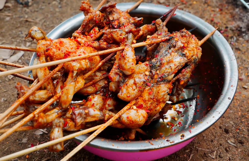 【炭烤田鸡&油泼口水鸡】天冷了吃一串这样的田鸡,简直爽到起飞!