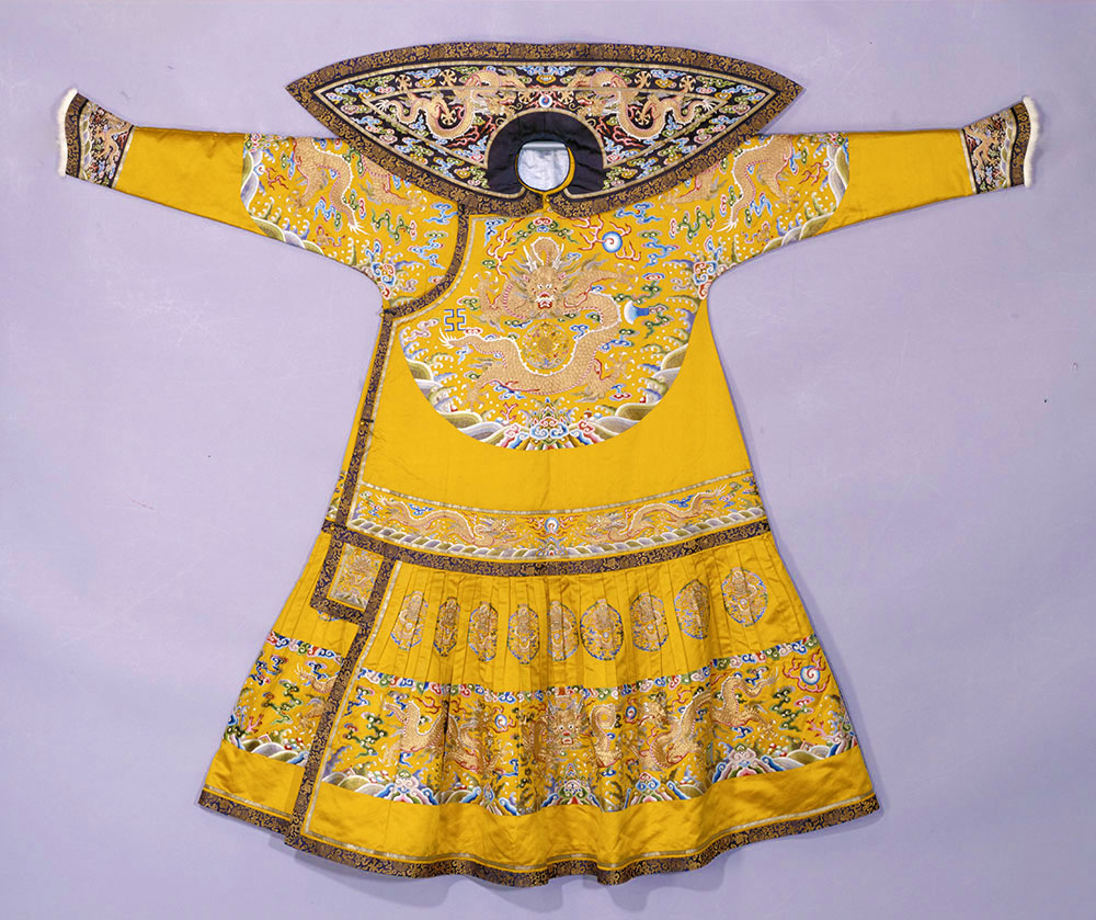 清朝】明黄色缎绣金龙朝袍 - acfun弹幕视频网 - 认真你就输啦 (?ω?