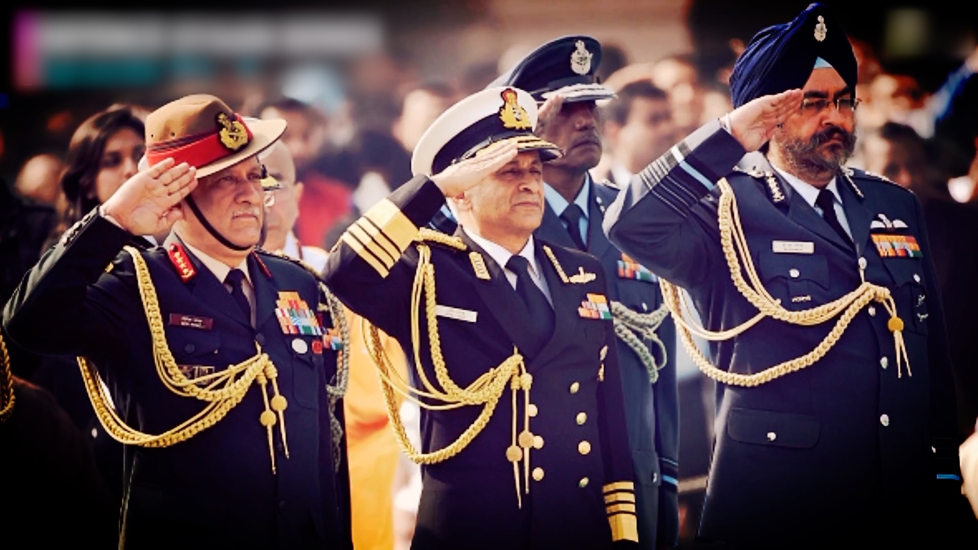 在这个个性十足的国家三军敬礼方式竟然全都不同