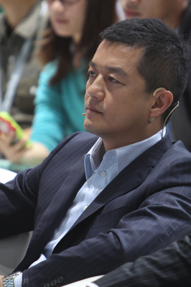 当红小生变为老赖,欠债4000万,成为压倒李亚鹏最后体面的稻草 - acfun