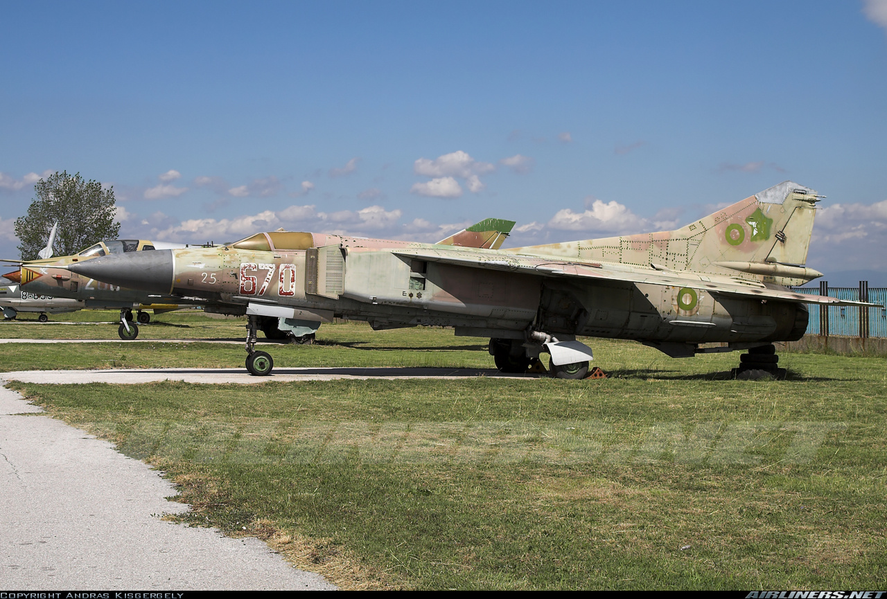 鞭挞者的奇幻漂流南斯拉夫米格23的故事1