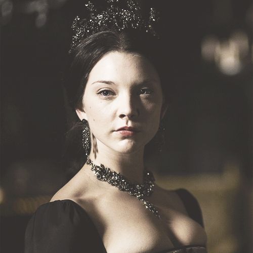 之前电视剧《都铎王朝》里的安妮·博林搜狐网