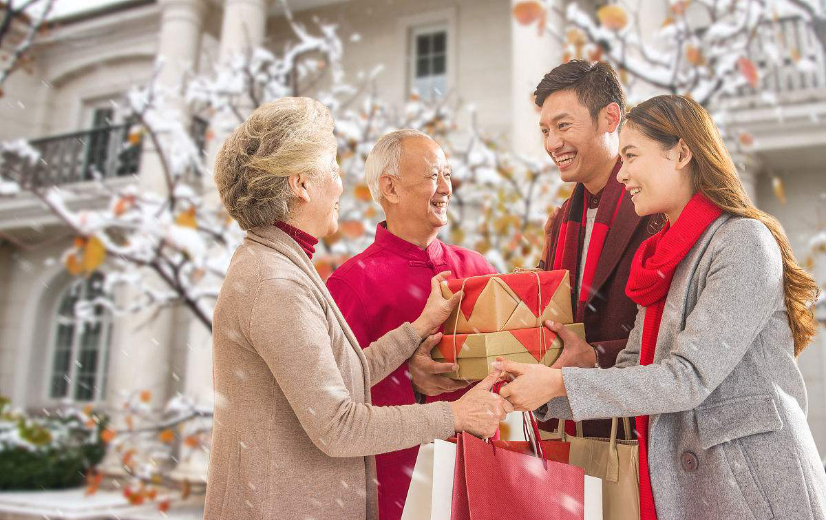 ノ- ( ゜- ゜)つロ