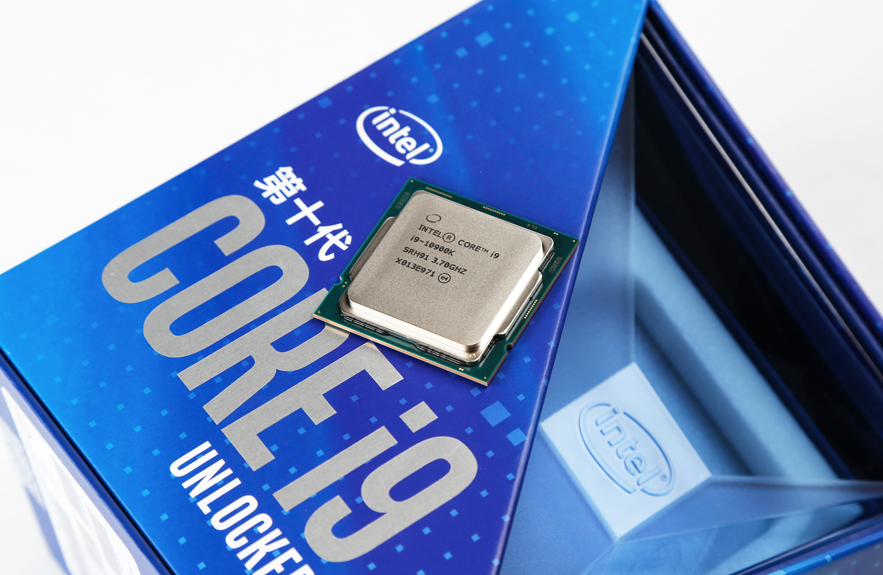 用星曜内存搭配intel十代酷睿i9使用会怎么样