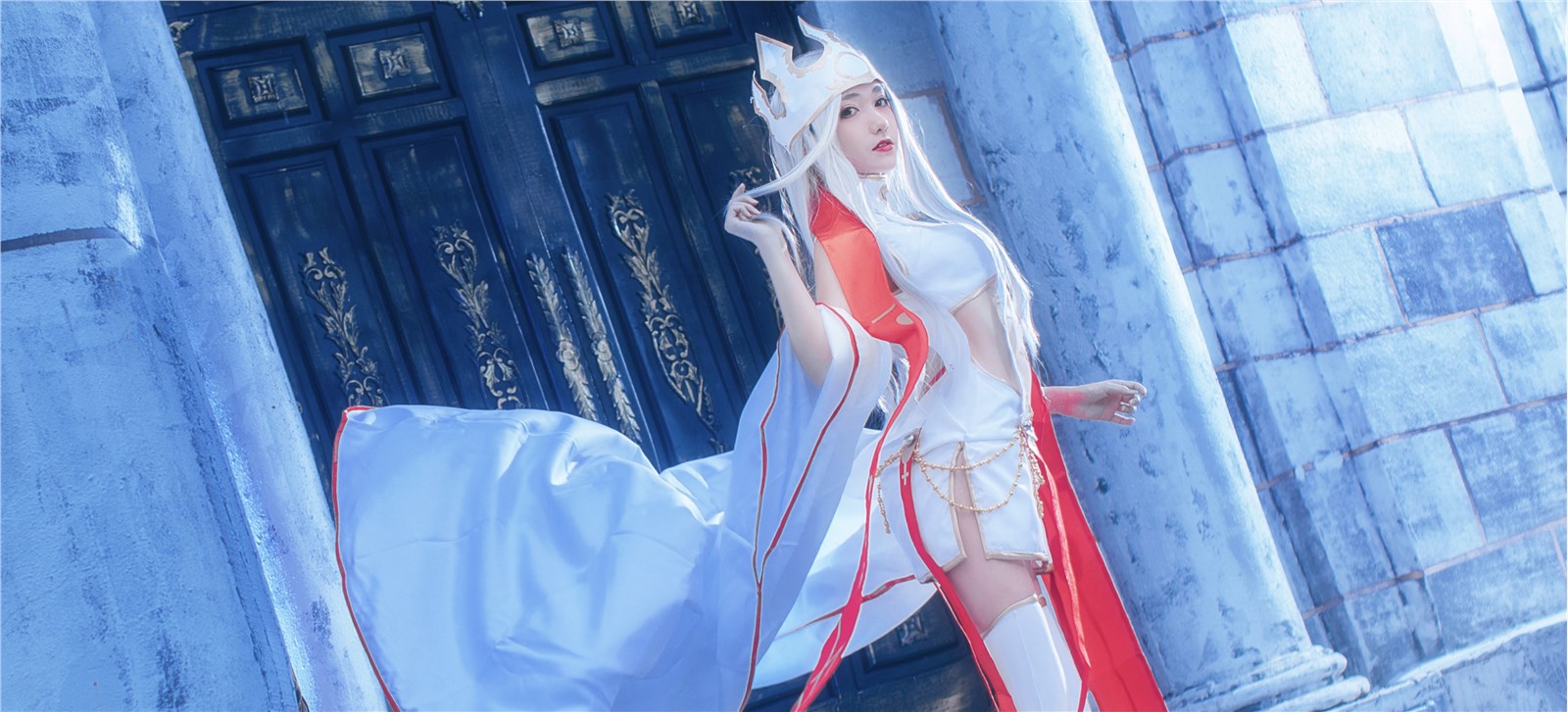 每日cos南桃爱丽丝菲尔天之服与阿纳斯塔西娅皇女