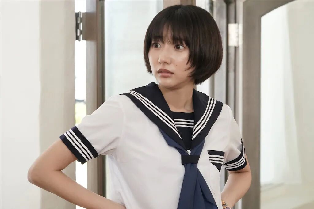 除此以外,还追加了相当豪华的客串人物:《假面骑士amazons》的女主角