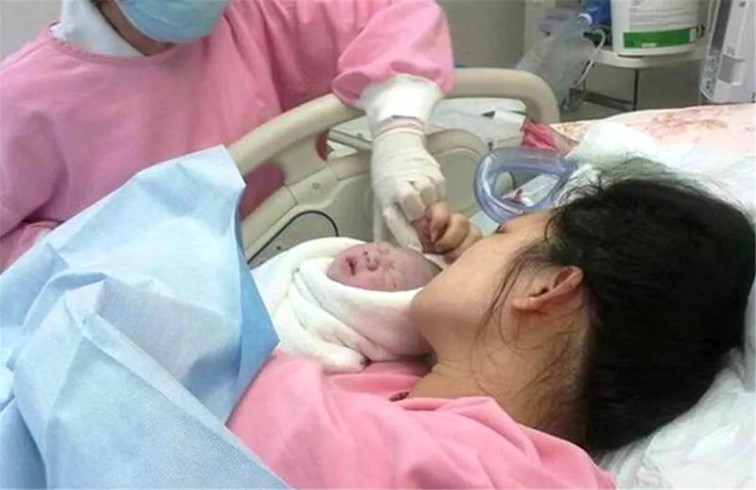 最美女婴火了靠超高颜值征服网友护士难得一遇