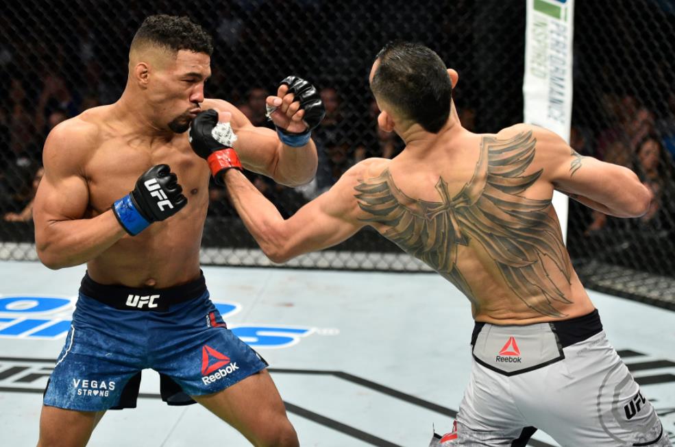 ufc高手对决:夜魔vs凯文李,感受一下夜魔的擂台魅力!