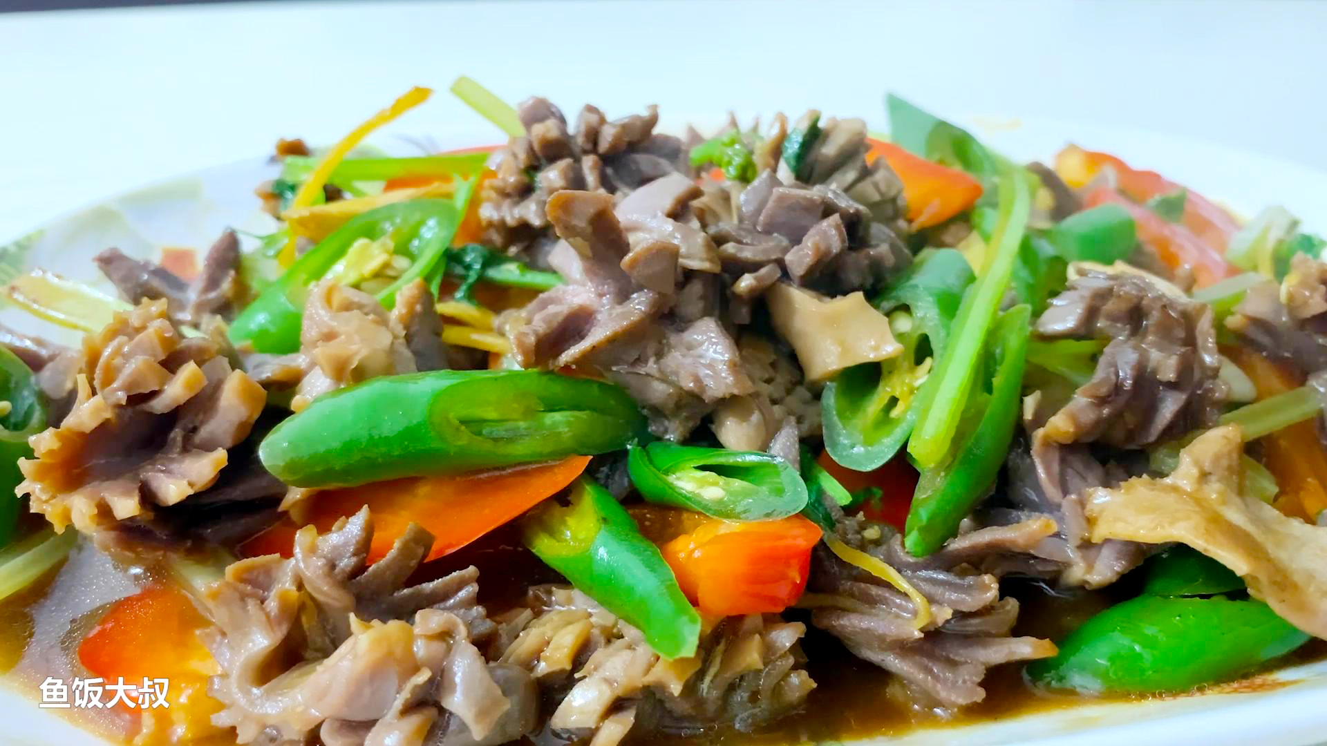 芹菜炒鸭胗爽脆又可口非常下饭