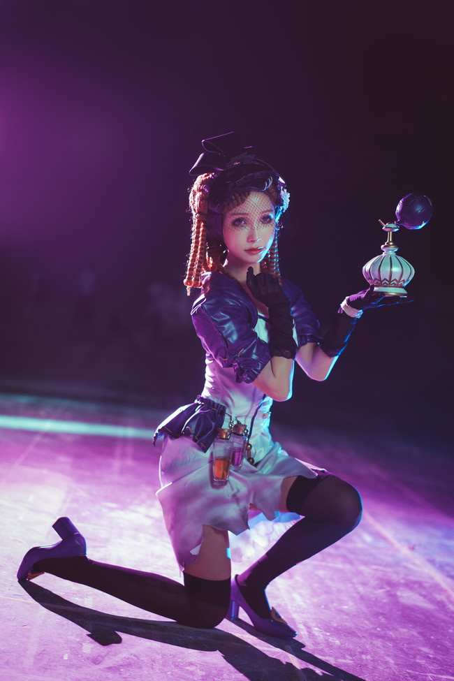 cos第五人格调香师初始时装