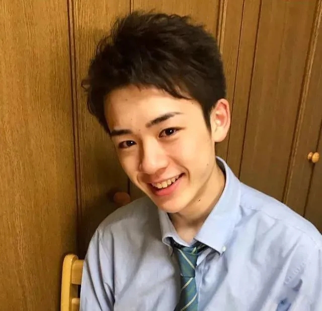 假面骑士圣刃男四绯道莲来头不小与build时王铠武有渊源