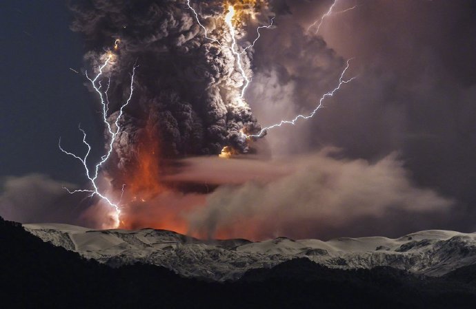 智利的自然摄影师 拍摄的火山雷照片 - acfun弹幕视频网 - 认真你就输