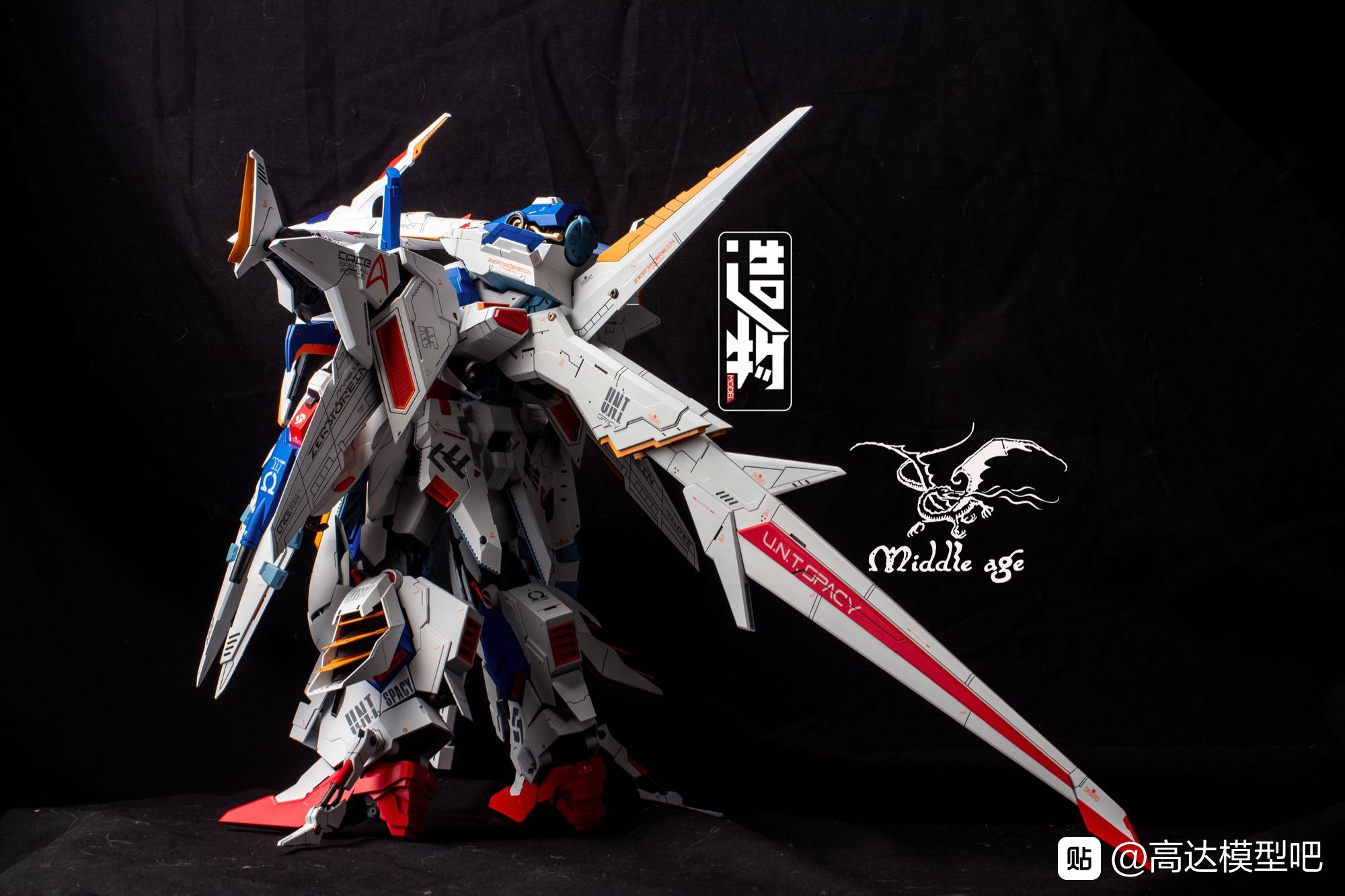 达人佳作:机甲之城 大白鹅