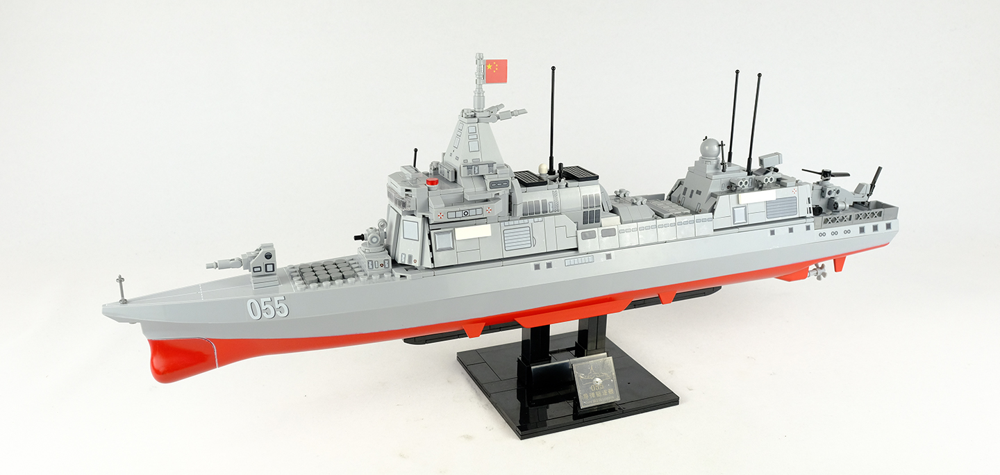 自出生之日起,055型大型驱逐舰就成为了全国军迷最为瞩目的海军焦点之
