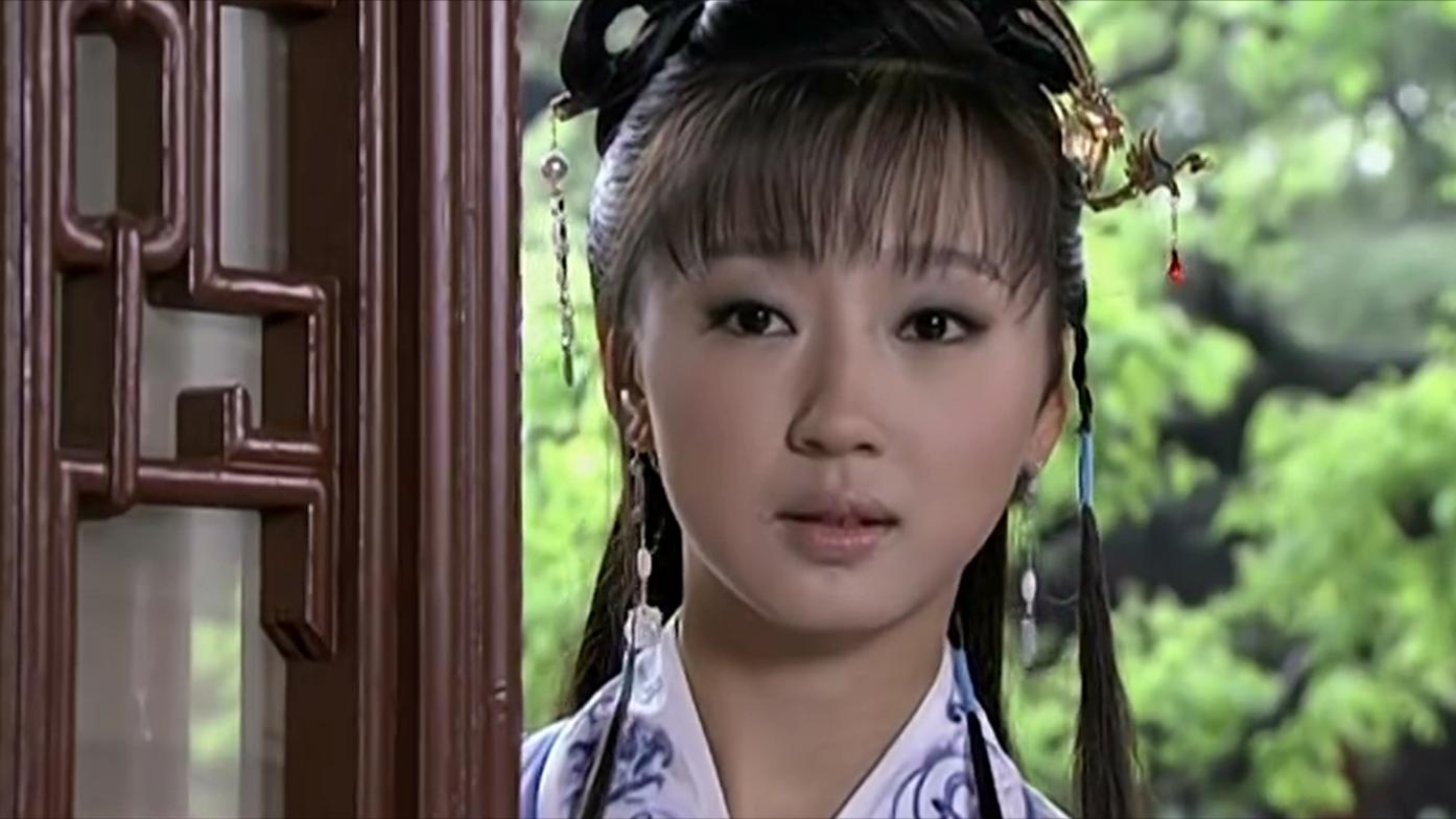 黛玉传: 宝钗在宝玉床边绣花, 黛玉心中吃味, 史湘云将黛玉拽走