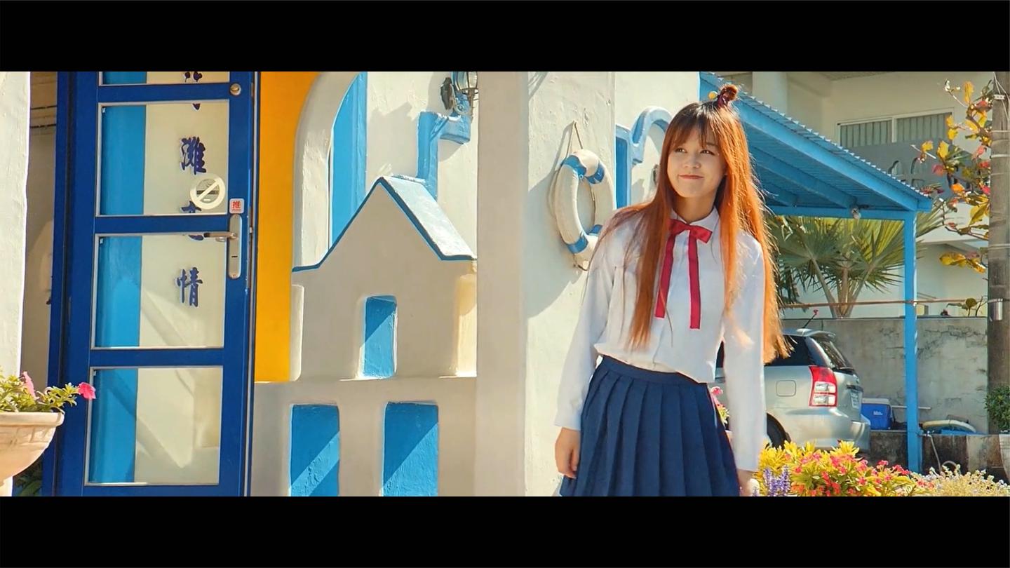 人鱼校花: 傻白甜人鱼公主把精心画的画送给了文正熙同学