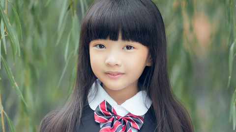 中国人气萝莉歌手王巧桂林签唱会花絮