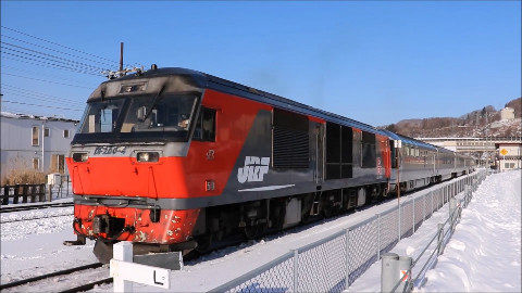 【youtube】jr e26系客车 df200形柴油机车 洞爷站 2017.