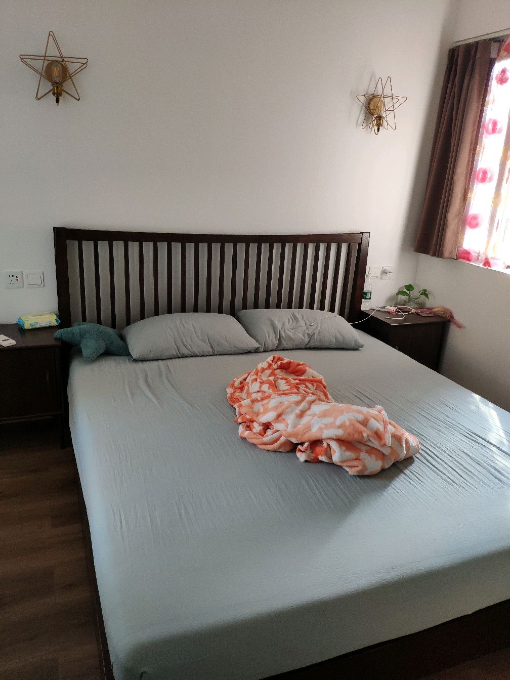 首先,晒一下我刚刚起床的卧室