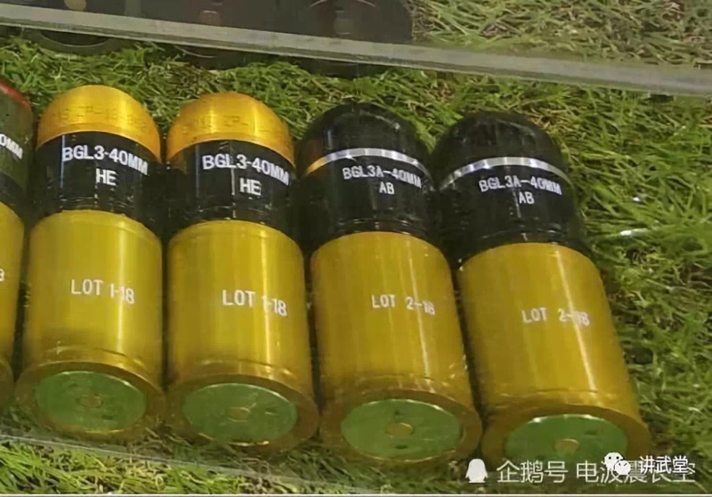 的狙击榴弹发射器:qlu-11,其可以看做是lg5的自用版,口径改为了35mm