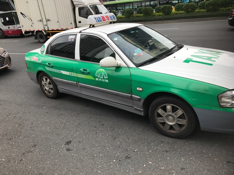 说实话厦门出租车是不是葫芦娃配色