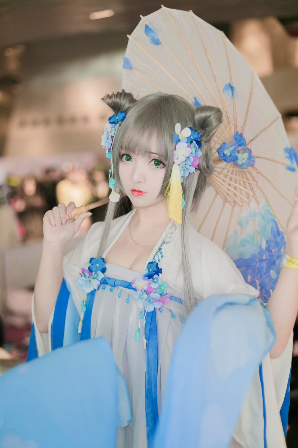 cos系列之洛天依