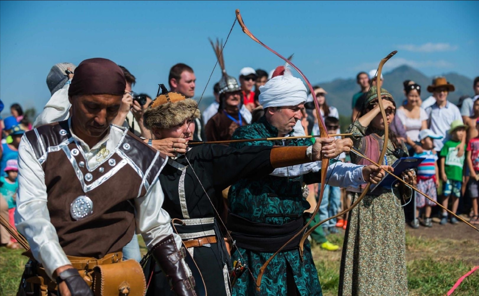 艺术节的节日现场,中亚五国,土耳其,阿塞拜疆,伊朗,蒙古,保加利亚等马