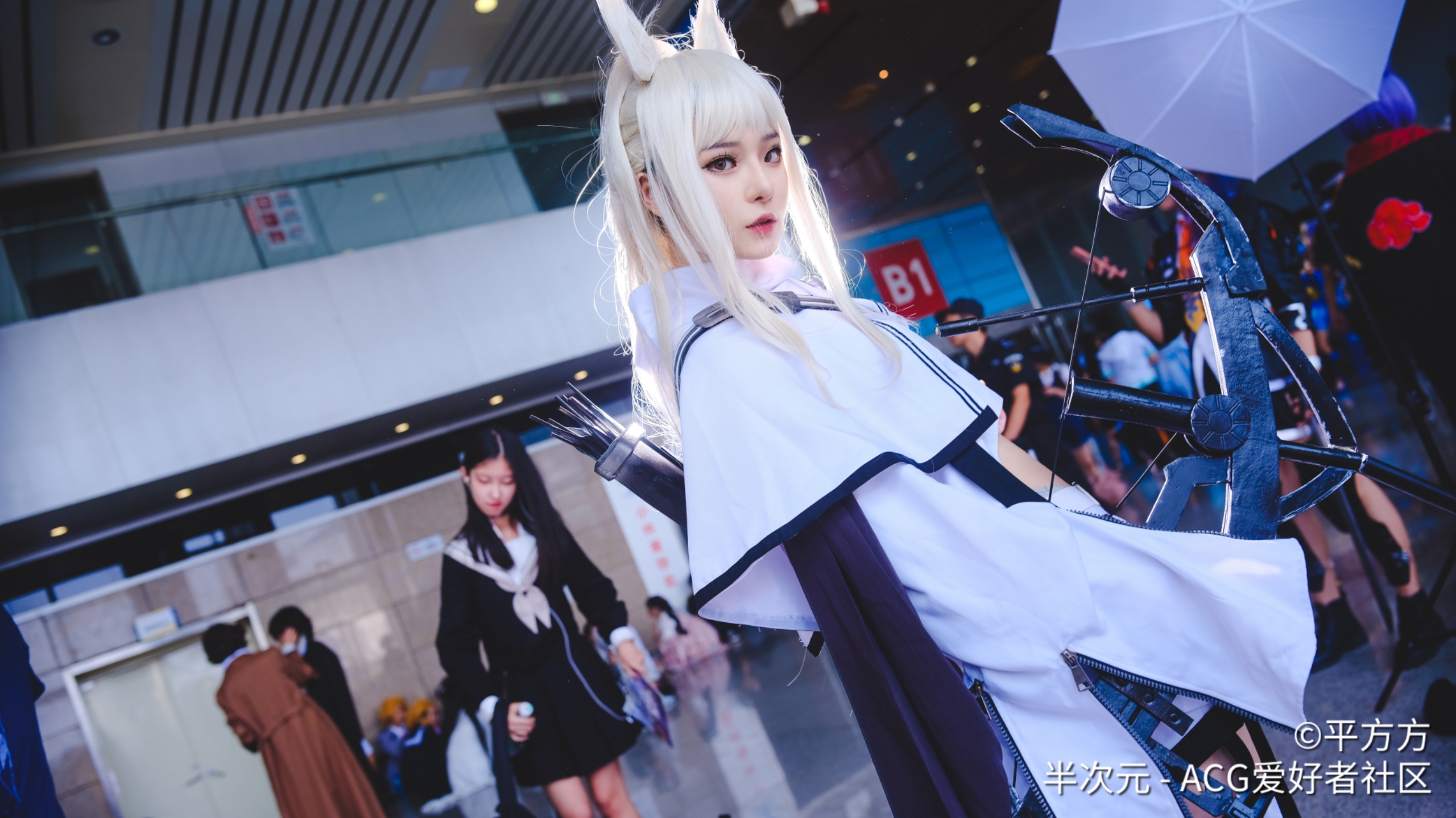 cos明日方舟白金长腿细腰兽耳皮衣