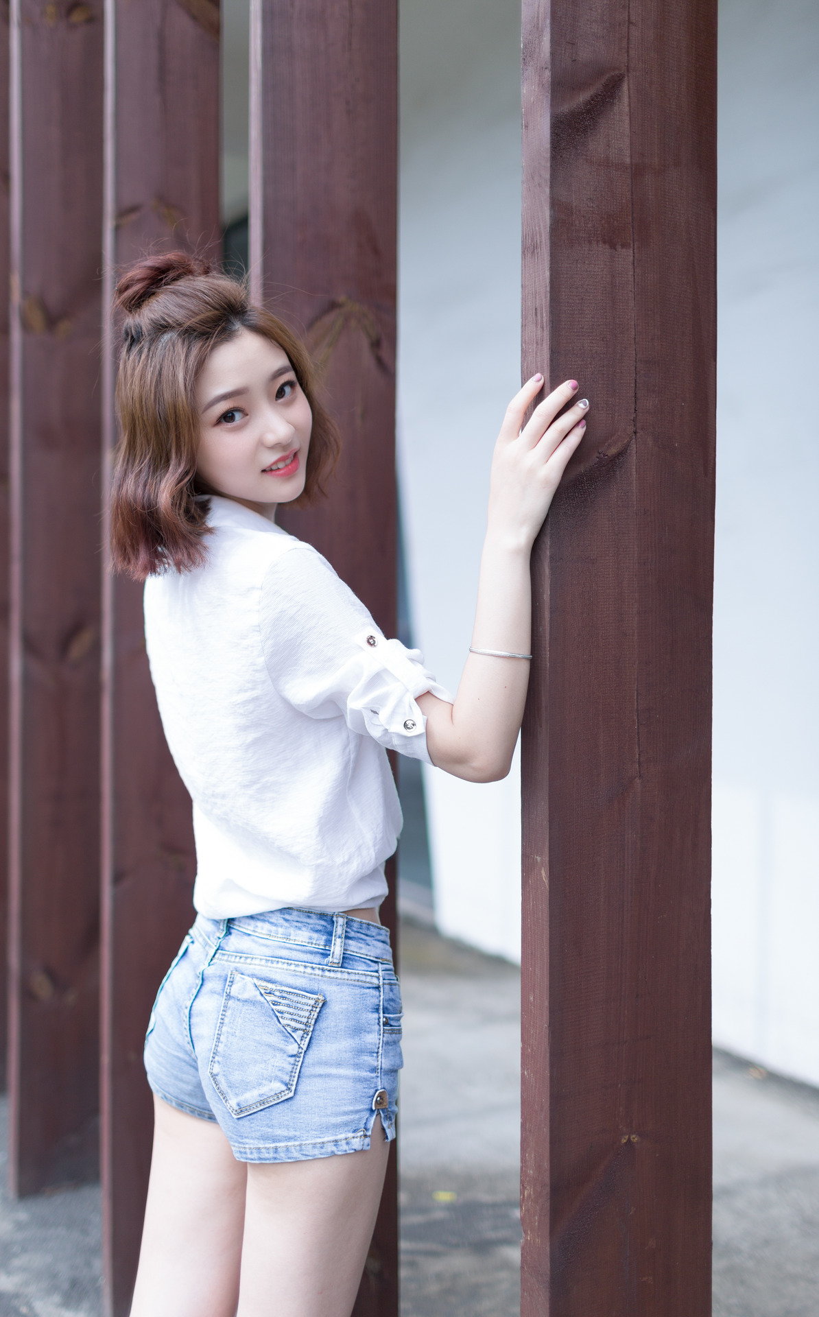 [美女]热裤和短裙,就是夏天最美的风景.